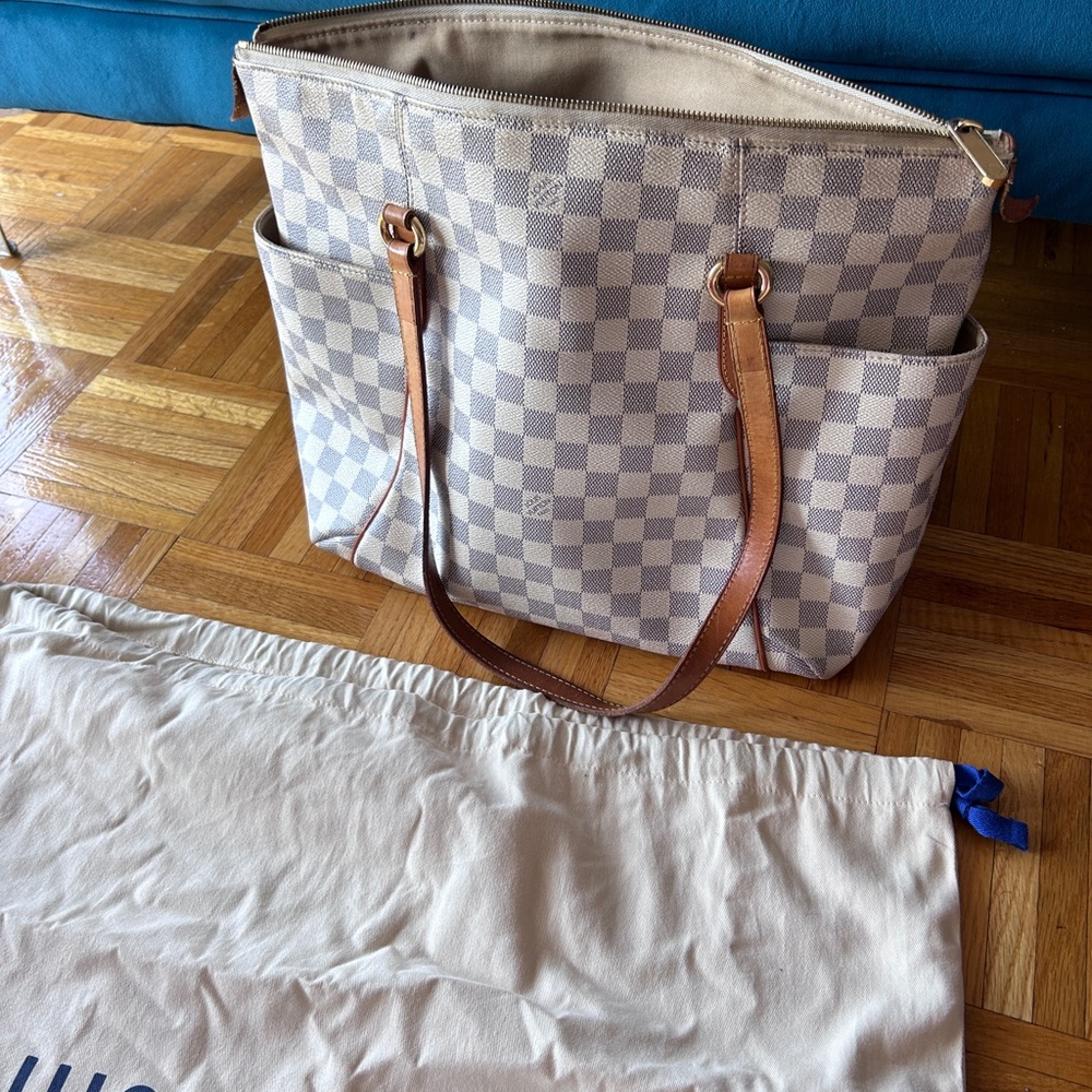 Louis Vuitton One Size Damier Azur TotallyPM